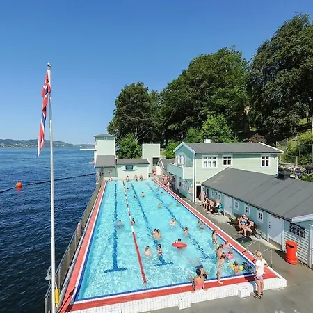 Historic House In The Middle Of The Center Bergen